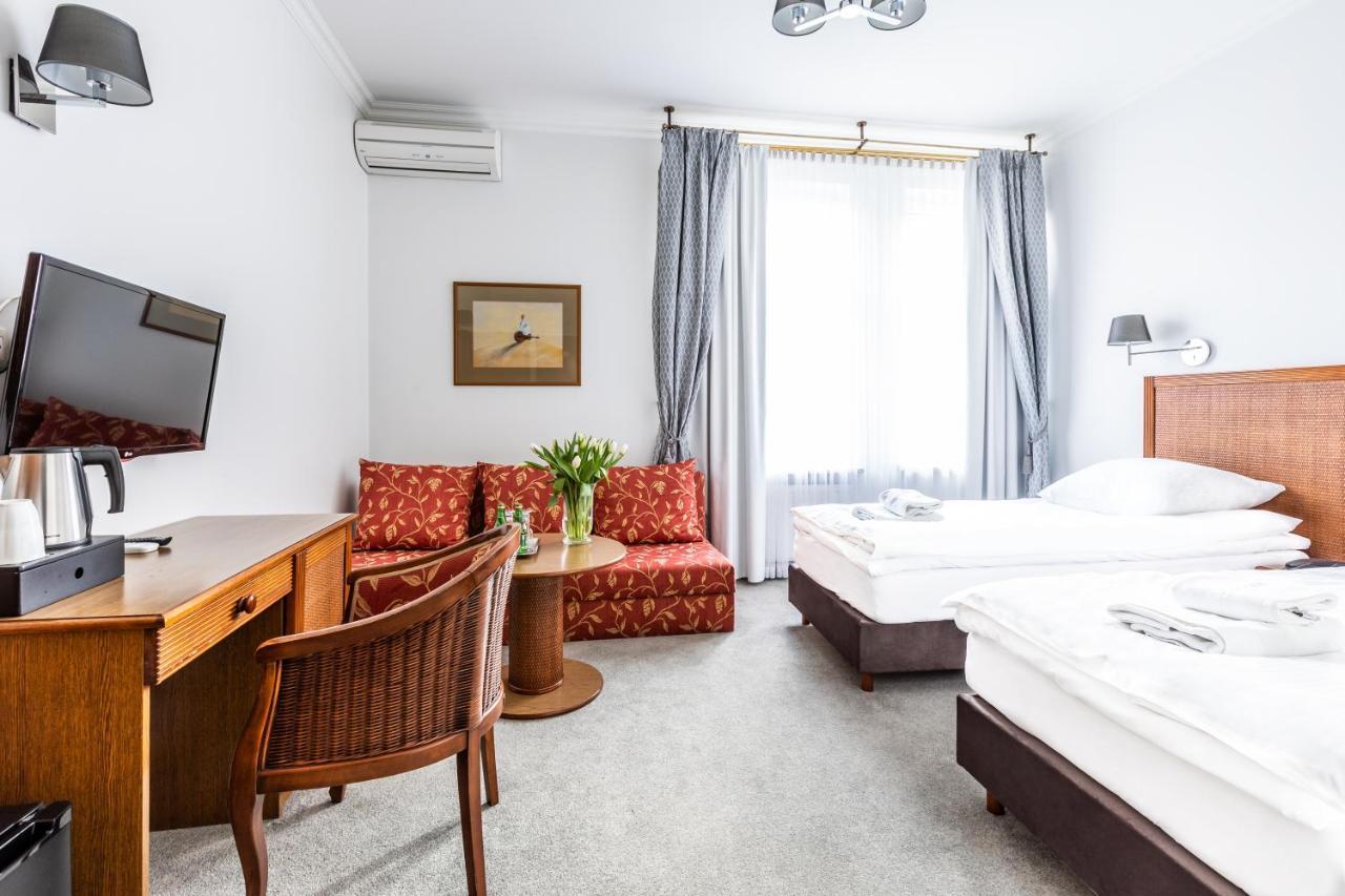 Hotel Pod Zlota Roza Kielce Buitenkant foto