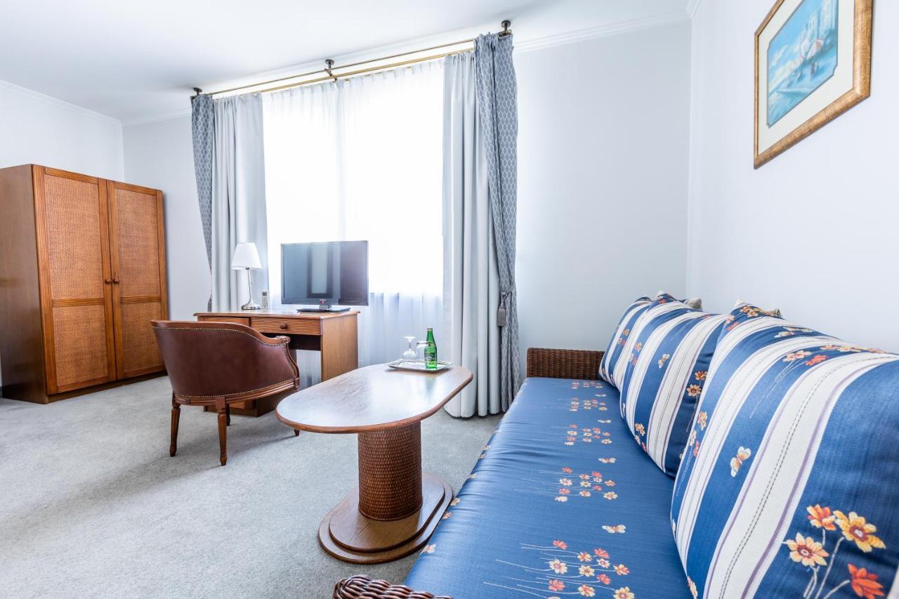 Hotel Pod Zlota Roza Kielce Buitenkant foto