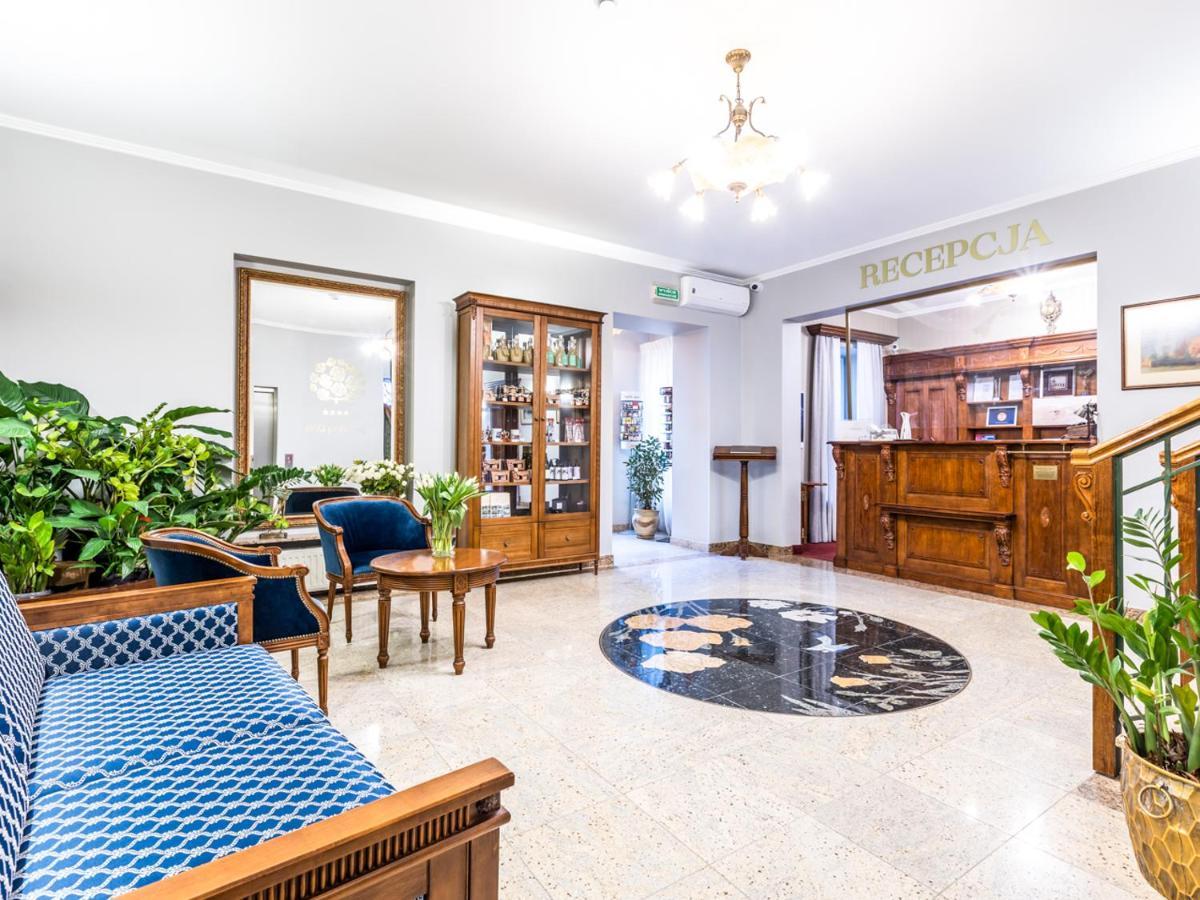 Hotel Pod Zlota Roza Kielce Buitenkant foto