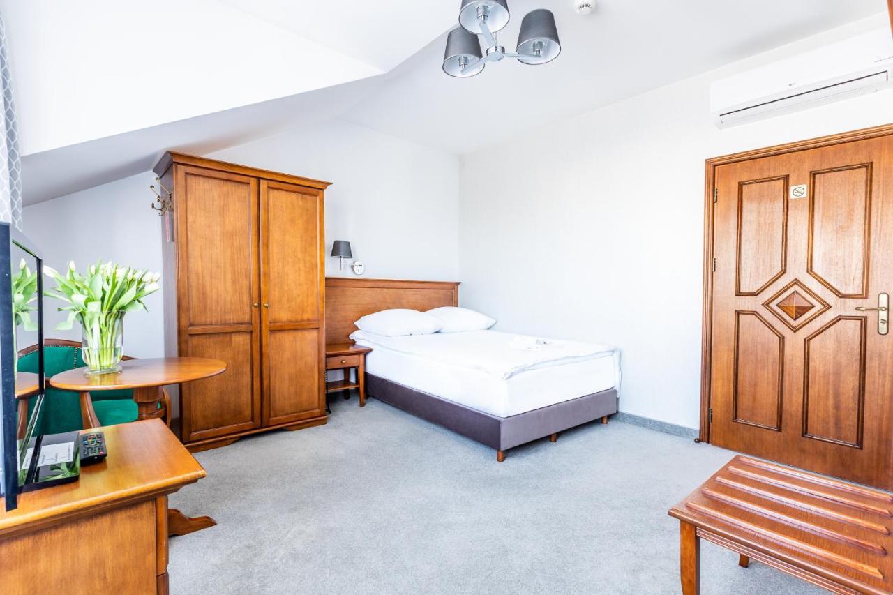 Hotel Pod Zlota Roza Kielce Kamer foto