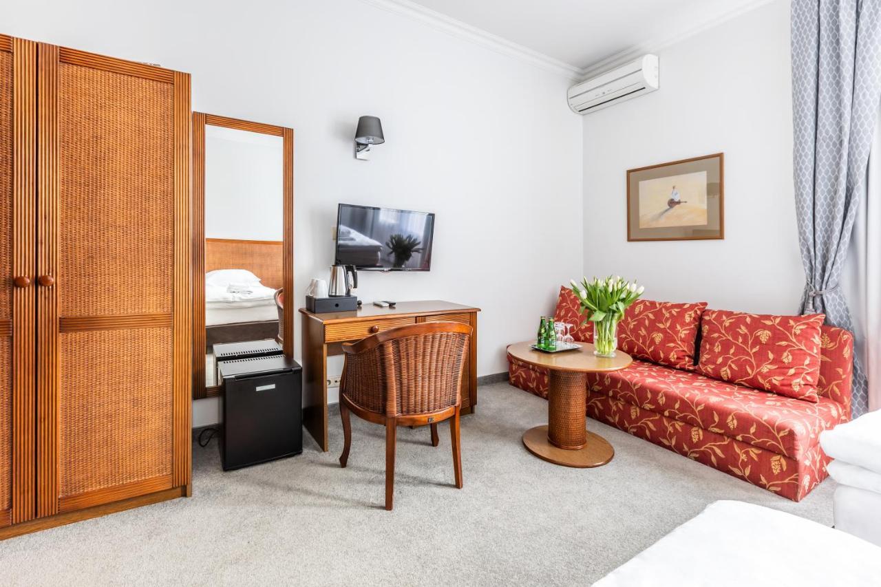 Hotel Pod Zlota Roza Kielce Buitenkant foto