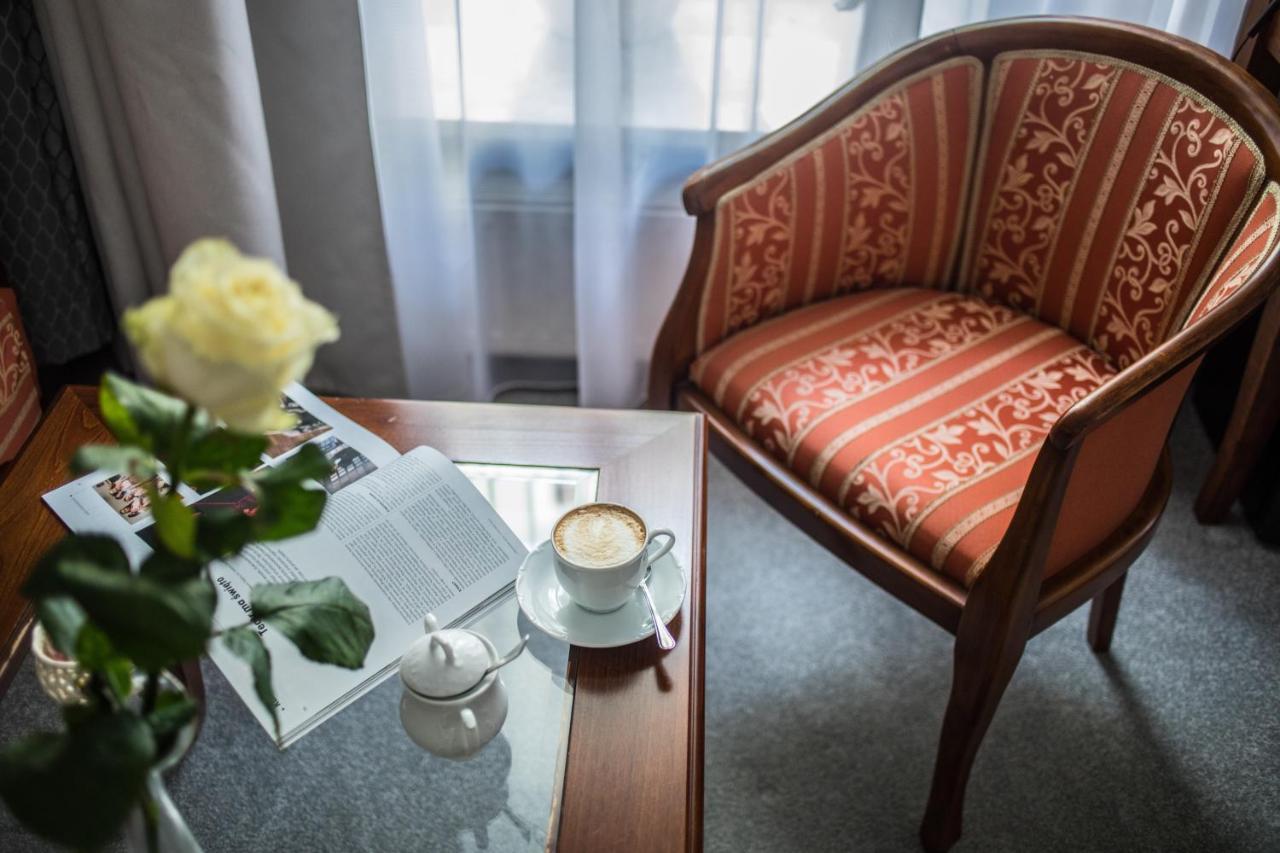Hotel Pod Zlota Roza Kielce Buitenkant foto