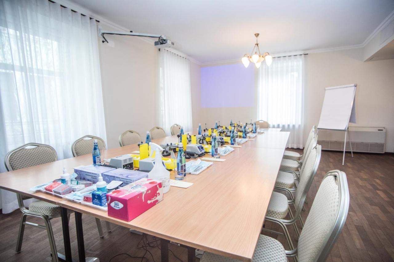 Hotel Pod Zlota Roza Kielce Buitenkant foto